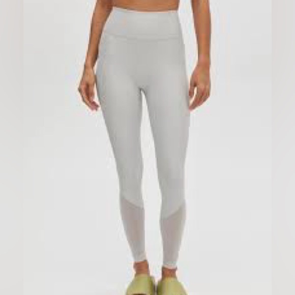 TNA Aritzia Atmosphere leggings mesh ankle - Picture 3 of 12